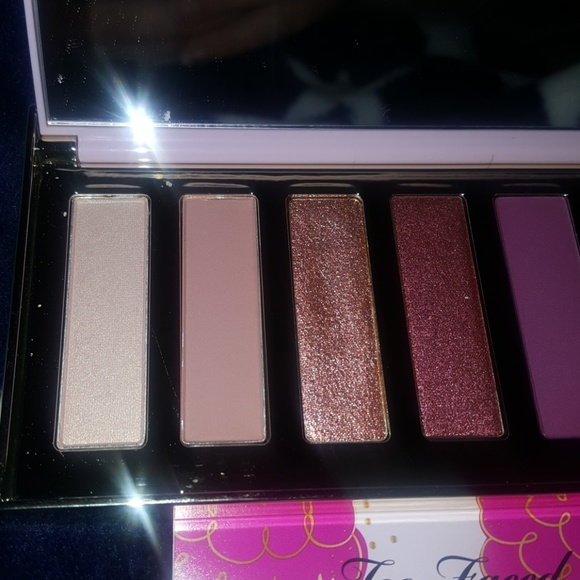 Razzle Dazzle Berry - Picture 3 of 4